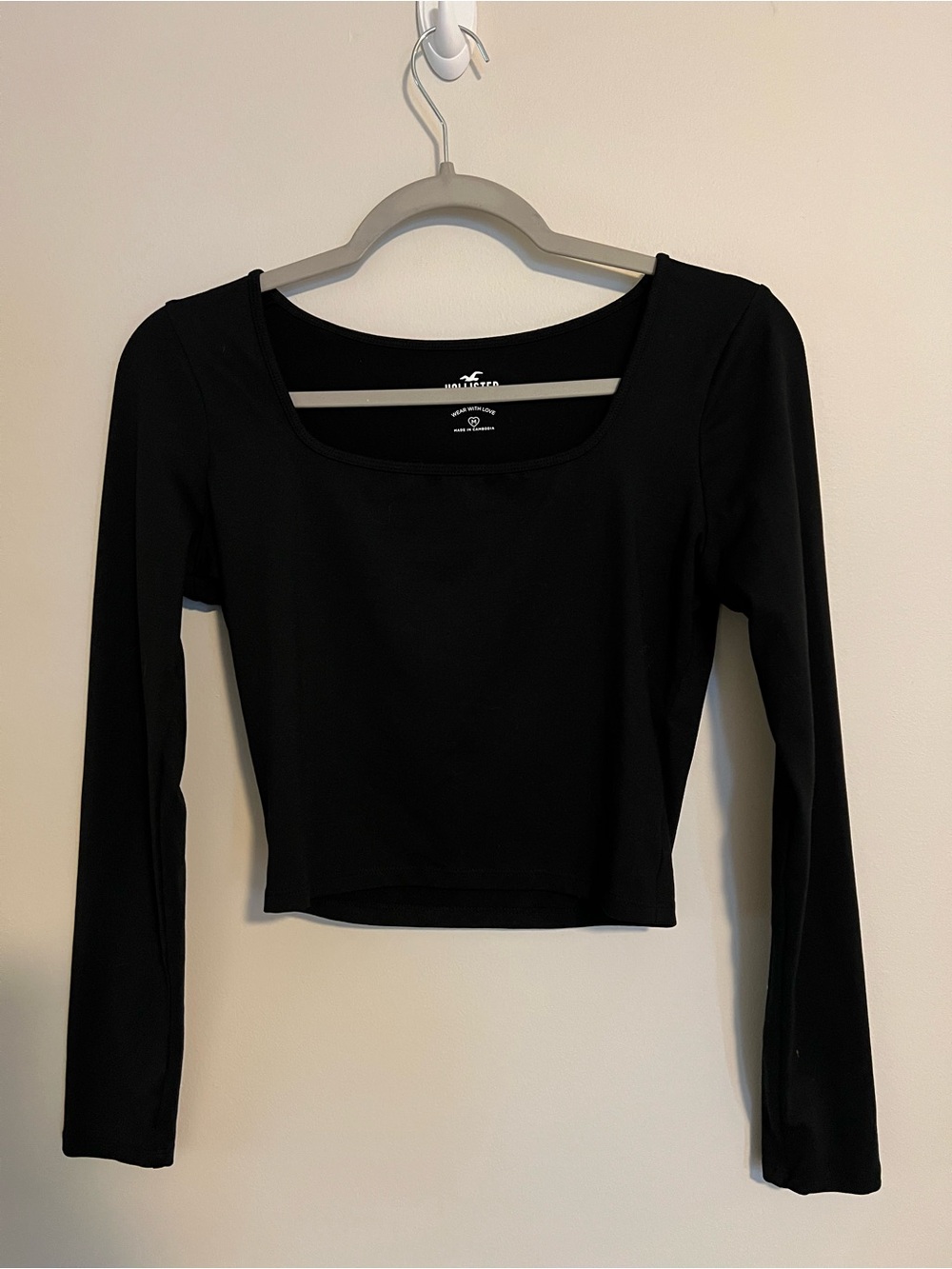 Hollister Black Long Sleeve Square Neck Crop Top - Fitted Tee